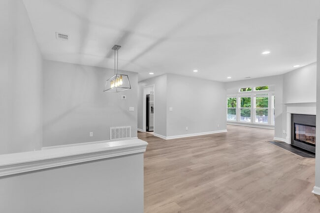 property at 1006 Canyon Point Cir