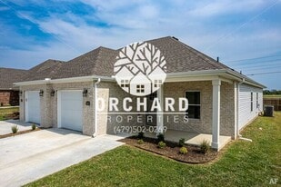 3005 N Conway Dr in Siloam Springs, AR - Building Photo