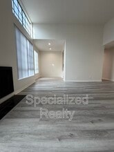 14562 Dickens St in Los Angeles, CA - Foto de edificio - Building Photo