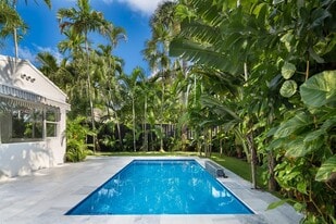 774 NE 74th St in Miami, FL - Building Photo