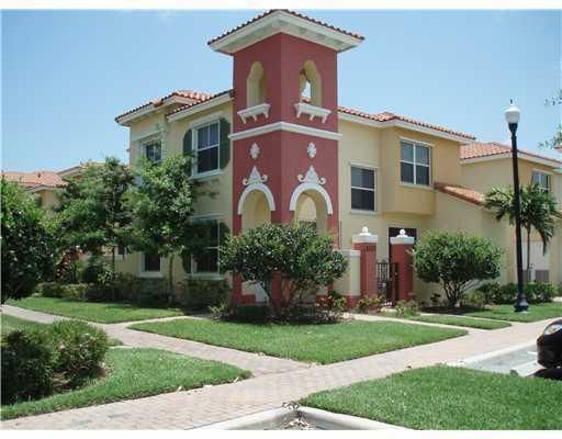 6550 Morgan Hill Trl, Unit 1904 in Royal Palm Beach, FL - Building Photo