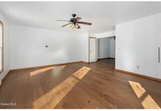 40 Hanover Dr in Delmar, NY - Building Photo - Building Photo