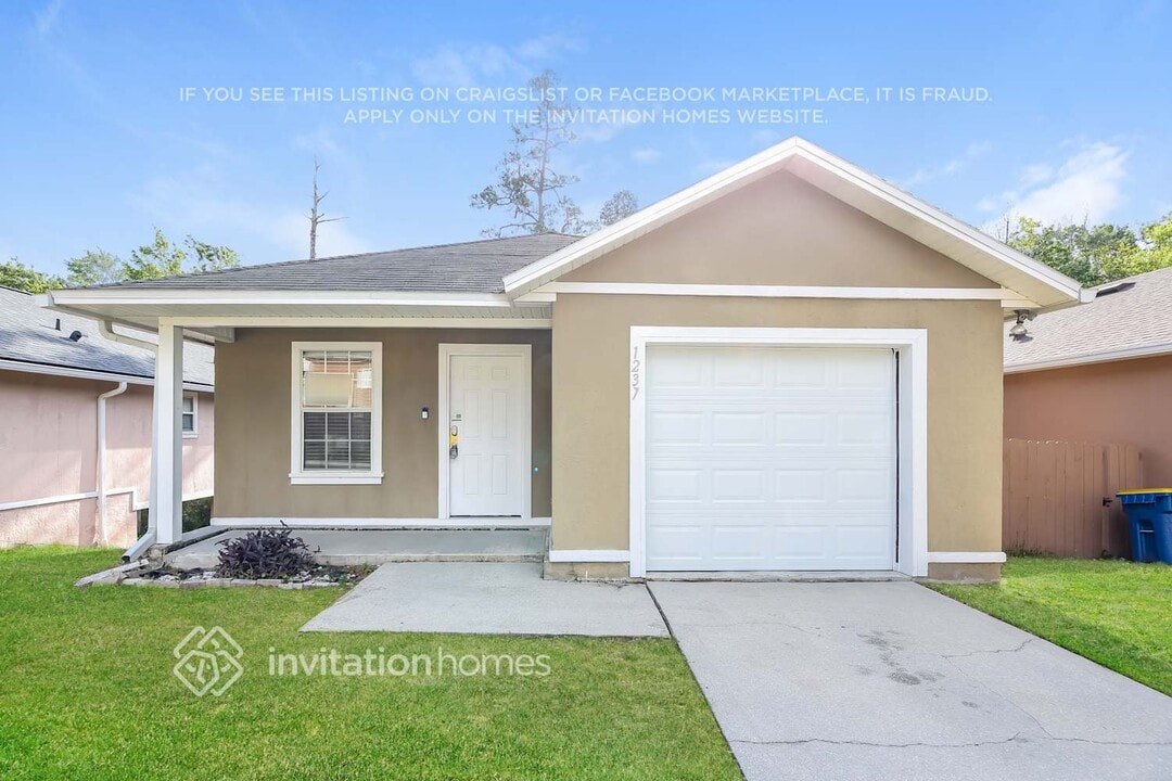 1237 Homard Pl in Jacksonville, FL - Building Photo