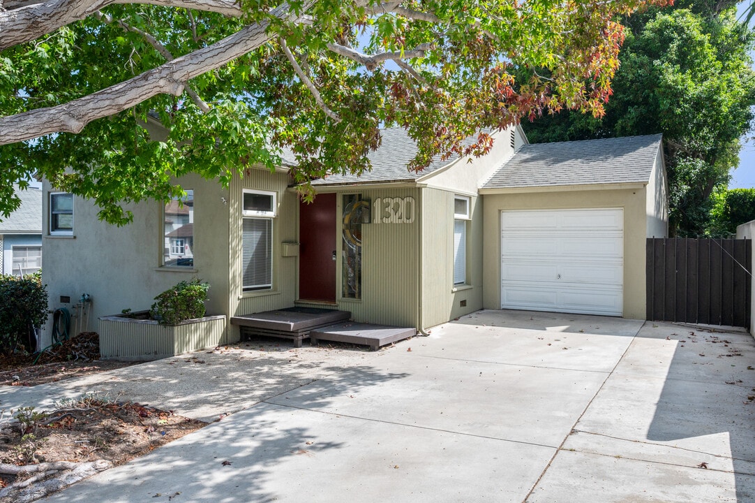 1320 23rd St in Manhattan Beach, CA - Building Photo