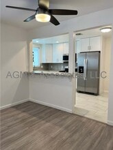 11042 Genesta Ave in Granada Hills, CA - Building Photo - Building Photo