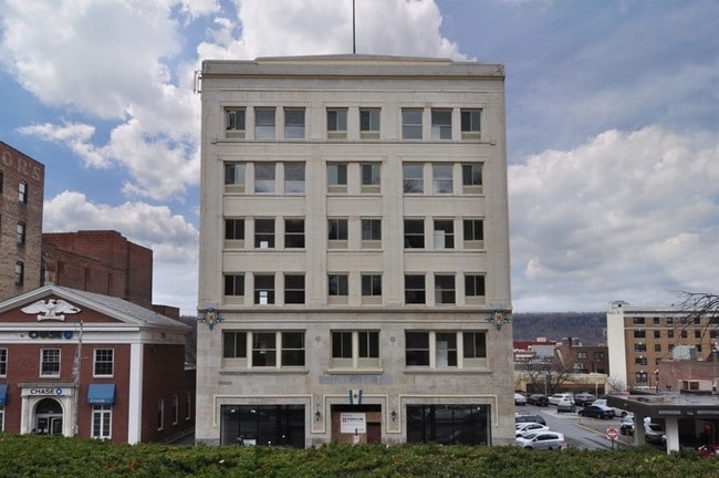 Hudson Views Apartments in Yonkers, NY - Building Photo - Building Photo