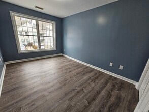 136 Meridian St in Groton, CT - Building Photo - Building Photo