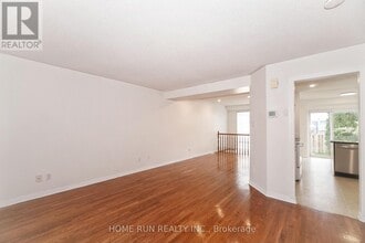 9 Angus Dr in Ottawa, ON - Building Photo - Building Photo