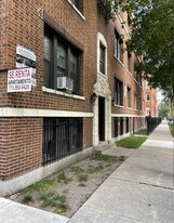3320 W 67th St in Chicago, IL - Building Photo