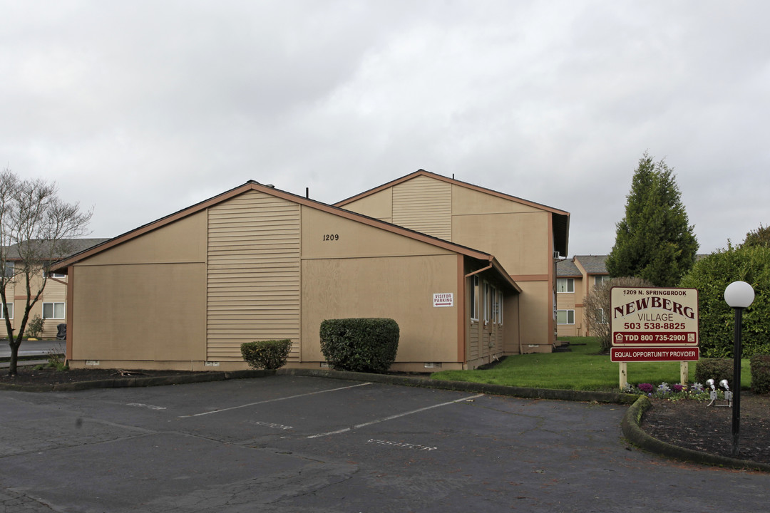 Glenhaven Park in Newberg, OR - Building Photo