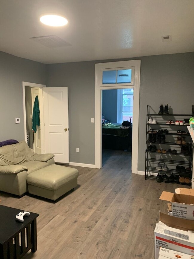 property at 903 E Carson St