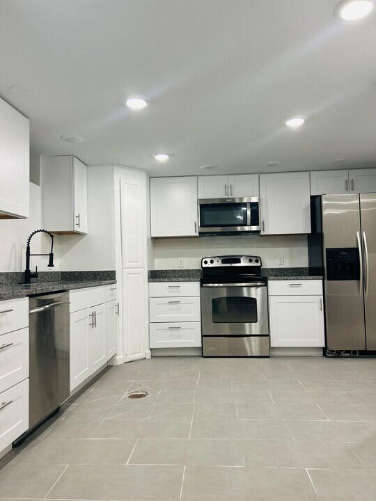 5391 S Hickory St in Littleton, CO - Building Photo