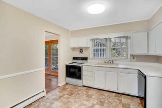 150 Rothenburgh Rd in Poughkeepsie, NY - Foto de edificio - Building Photo