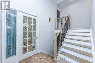 69 Centre St N in Brampton, ON - Building Photo - Building Photo