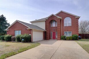 105 Laurel Springs Dr in Desoto, TX - Building Photo