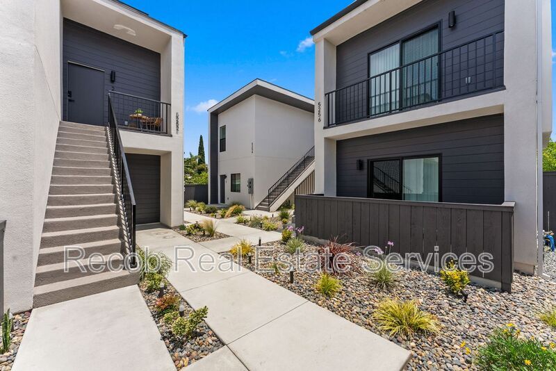 5254 Adams Ave in San Diego, CA - Building Photo