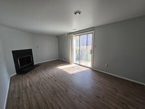11 Napa Valley Rd in Gaithersburg, MD - Building Photo - Building Photo