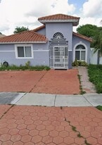8701 NW 109th Terrace in Hialeah Gardens, FL - Building Photo