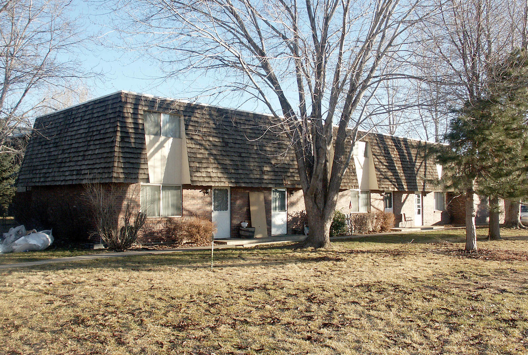 2000 Collyer St in Longmont, CO - Foto de edificio