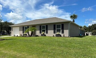 1352 Clearmont St in Sebastian, FL - Building Photo