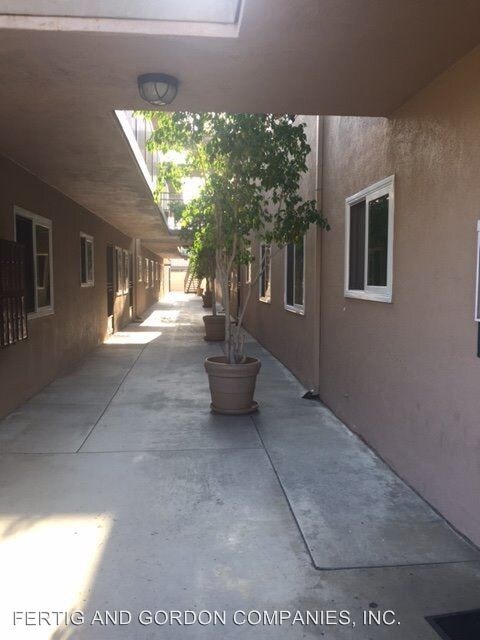 12414 Dunrobin Ave in Downey, CA - Building Photo - Building Photo