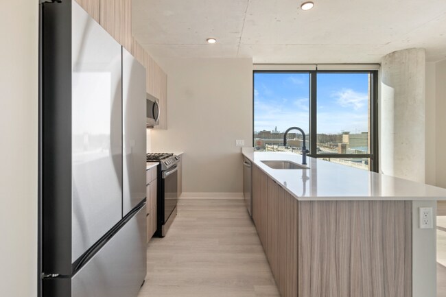 4605 N Broadway in Chicago, IL - Building Photo - Building Photo
