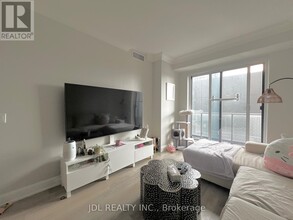 8-518 Water Walk Dr in Markham, ON - Building Photo - Building Photo