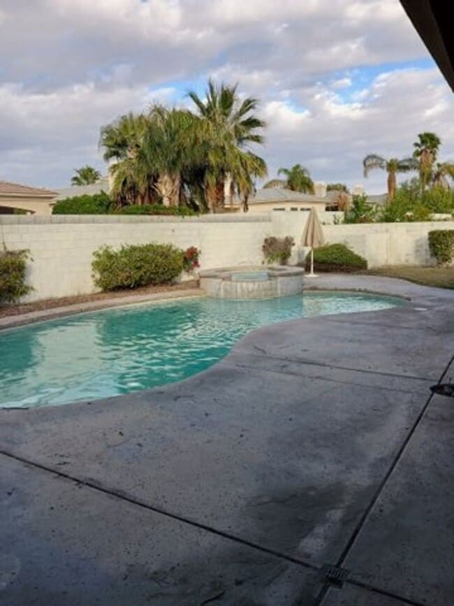 26 Bollinger Rd in Rancho Mirage, CA - Building Photo - Building Photo