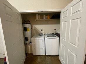 219 W Avenue D, Unit A in Belton, TX - Building Photo - Building Photo