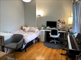 30 Babcock St, Unit 1 in Brookline, MA - Building Photo