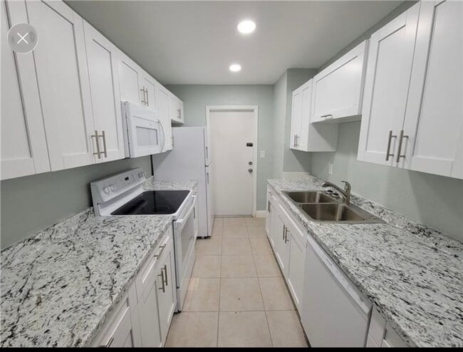 2780 SW 1st St, Unit 2780