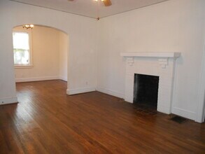 142 Burnett St in Athens, GA - Foto de edificio - Building Photo