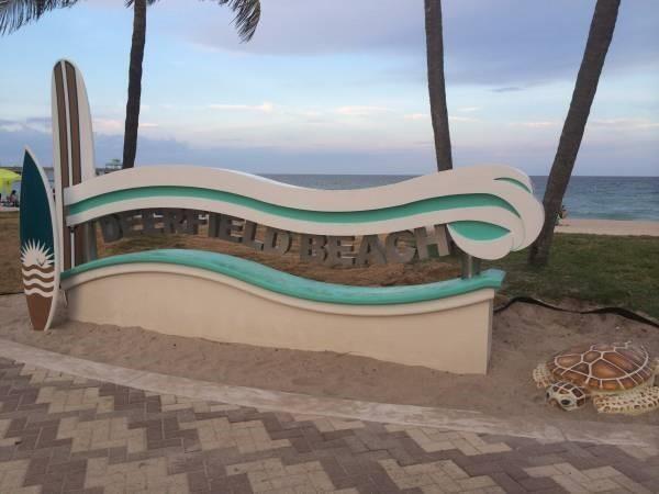 1537 E Hillsboro Blvd in Deerfield Beach, FL - Foto de edificio