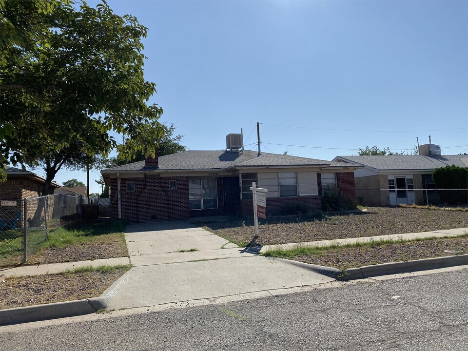 10092 Yukon St in El Paso, TX - Building Photo