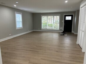 318 Shabbona Dr in Park Forest, IL - Building Photo - Building Photo