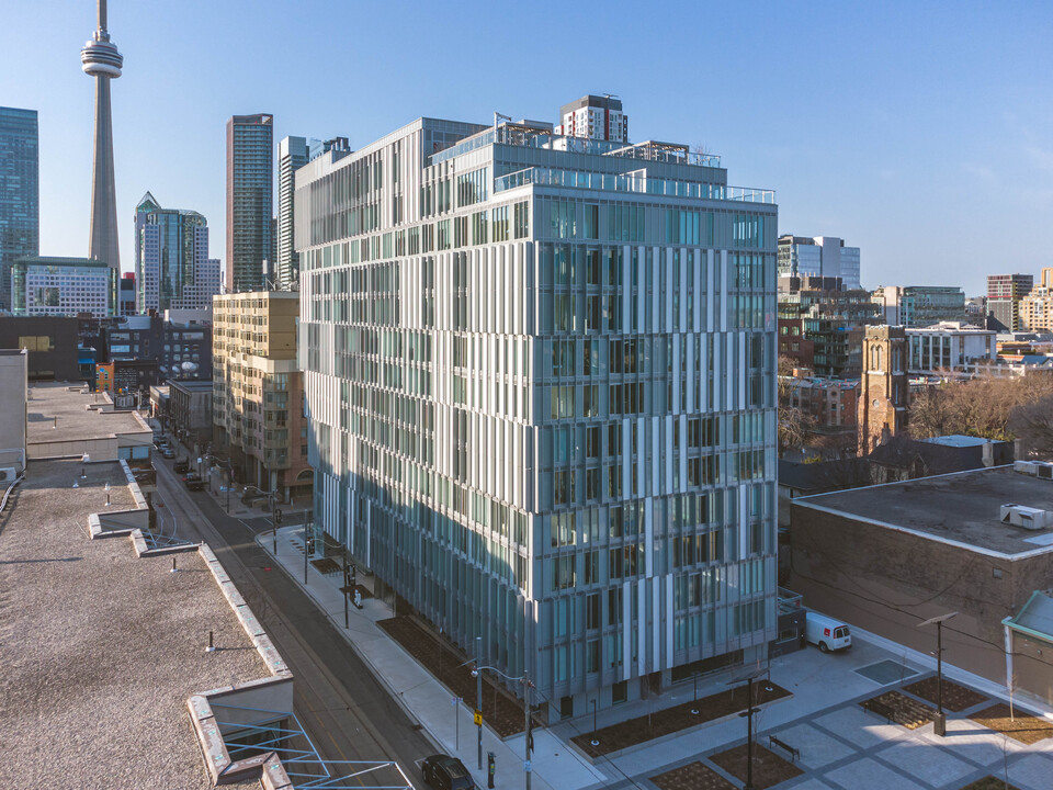 Form Condos in Toronto, ON - Building Photo