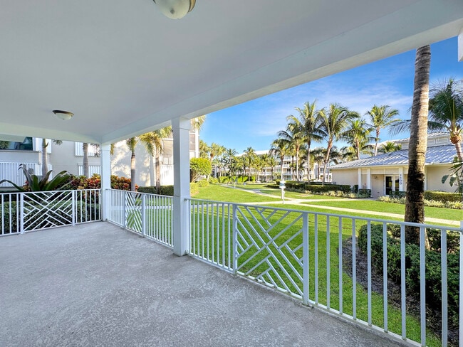 312 Bay Colony Dr N in Juno Beach, FL - Building Photo - Building Photo