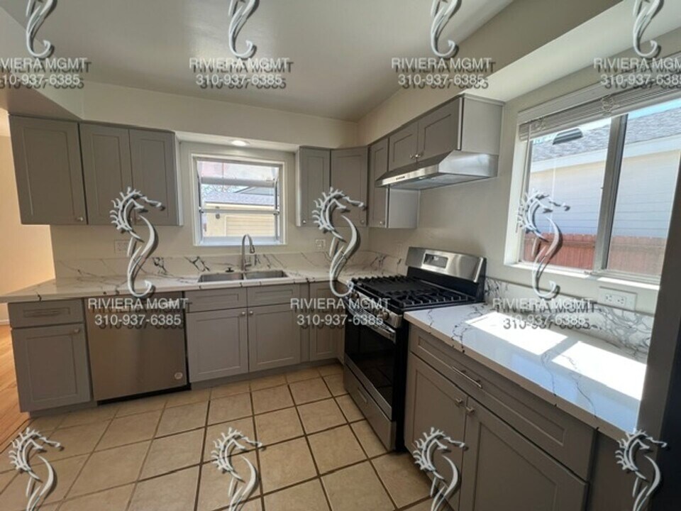 25008 Cypress St in Lomita, CA - Building Photo