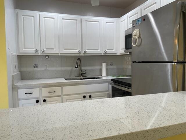 property at 2960 Lake Osborne Dr