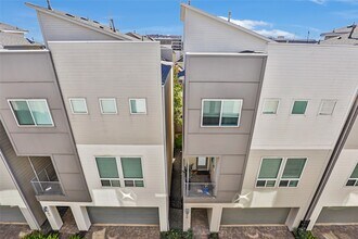325 Eado Park Cir in Houston, TX - Building Photo - Building Photo