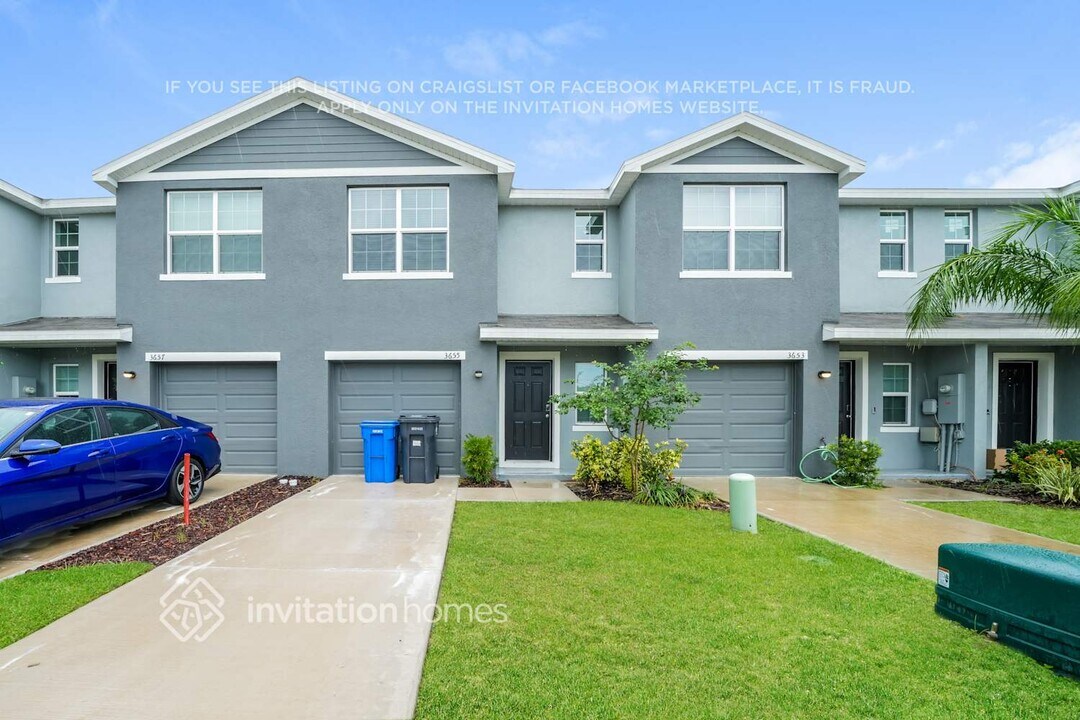 3655 Brownsville Pl in Tampa, FL - Foto de edificio
