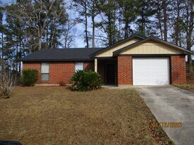 3318 Saddle Brook Dr in Hephzibah, GA - Building Photo