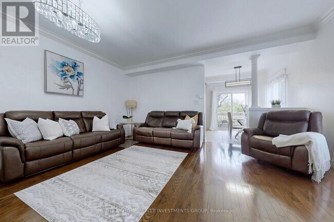 194 Tom Taylor Crescent in Newmarket, ON - Building Photo - Building Photo