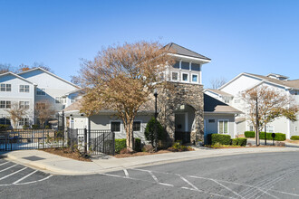 University Village at Charlotte -Student ONLY in Charlotte, NC - Foto de edificio - Building Photo