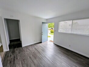 2608 Vanderbilt Ln, Unit #1 in Redondo Beach, CA - Building Photo - Building Photo