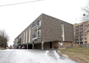 Willow Hill Condiminiums in Guelph, ON - Building Photo