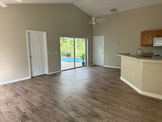 202 Reserve Dr in Davenport, FL - Building Photo - Building Photo