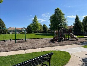 7211 Jewel Ln N in Maple Grove, MN - Building Photo - Building Photo