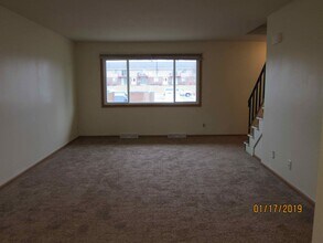 146 W Falls Rd in Grafton, WI - Building Photo - Building Photo