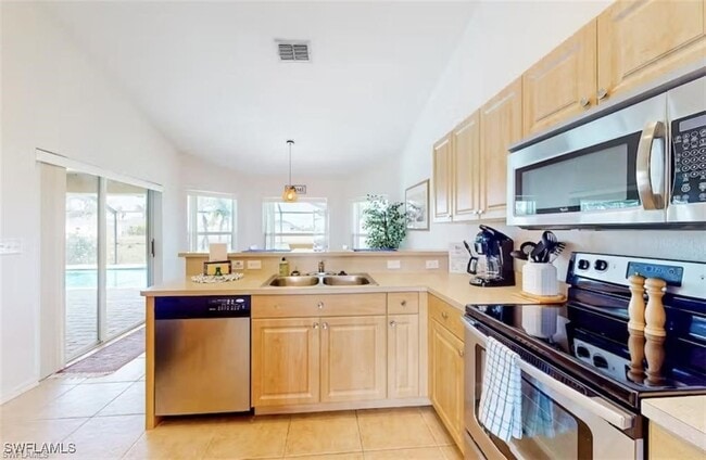 property at 923 SW 28th Terrace